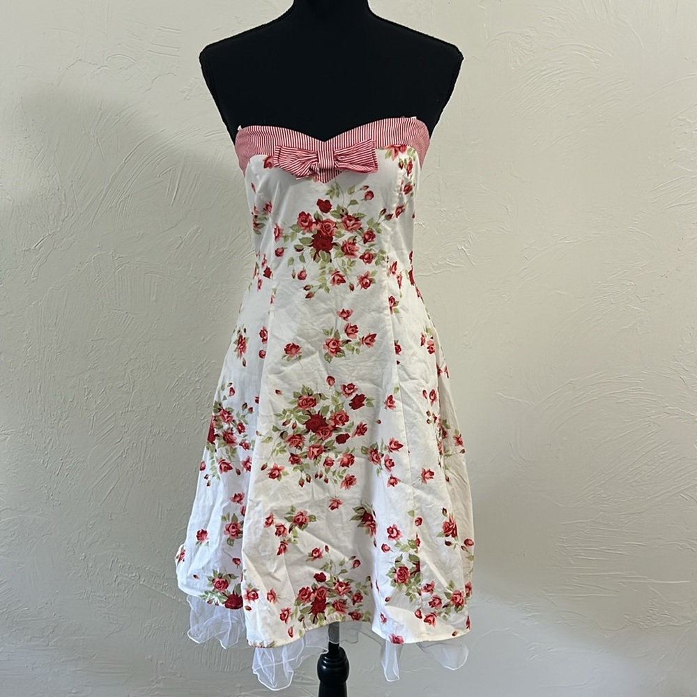 Vintage white pleated floral sweetheart strapless dress w/ stripe & bow detail